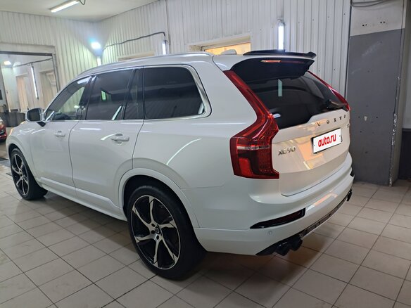 2022 Volvo XC90 II Рестайлинг 1, белый, 4850000 рублей - вид 13