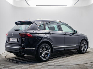 2018 Volkswagen Tiguan II, чёрный, 3062000 рублей, вид 5