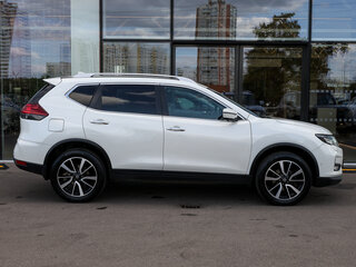 2021 Nissan X-Trail III Рестайлинг, белый, 2449000 рублей, вид 4