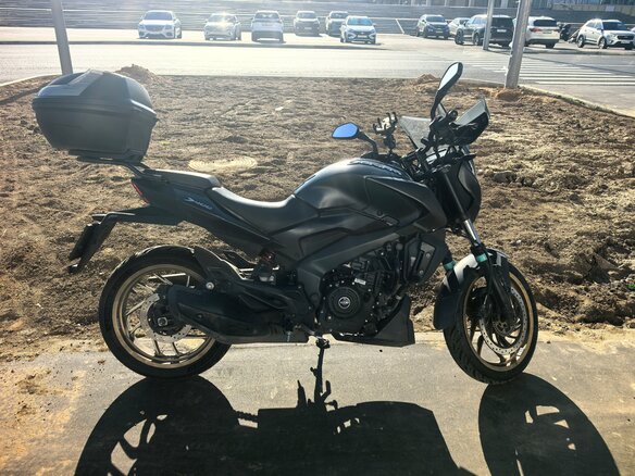 2018 Bajaj Dominar 400, чёрный, 255000 рублей - вид 2