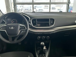 2026 Lada (ВАЗ) Vesta I Рестайлинг (NG), белый, 1581000 рублей, вид 4