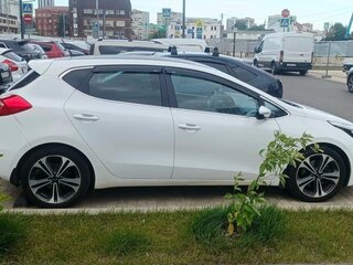 2016 Kia Ceed II Рестайлинг, белый, 1550000 рублей, вид 1