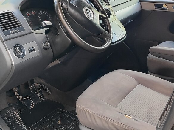 2006 Volkswagen Multivan T5, чёрный, 1100000 рублей - вид 6