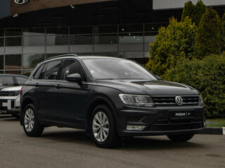 2017 Volkswagen Tiguan II, серый, 2053000 рублей, вид 2
