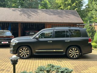 2019 Toyota Land Cruiser 200 Series Рестайлинг 2, чёрный, 6900000 рублей, вид 4