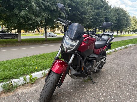 2018 Honda NC 750S, красный, 620000 рублей, вид 1