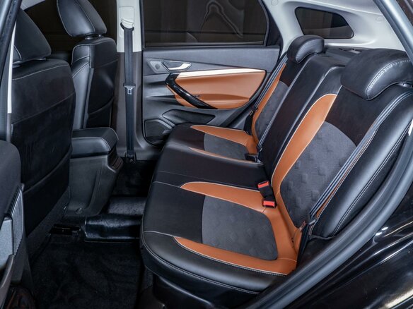 2023 Lada (ВАЗ) Vesta SW Cross I Рестайлинг (NG), чёрный, 1590000 рублей - вид 8