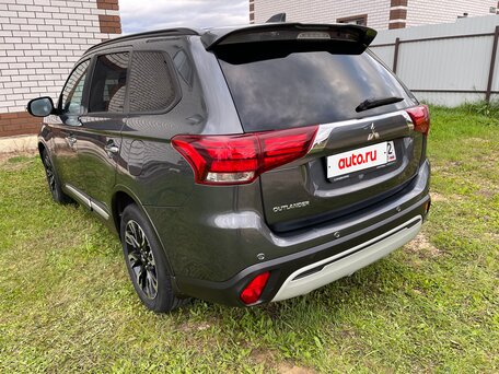 2021 Mitsubishi Outlander III Рестайлинг 3, серый, 2845000 рублей, вид 4