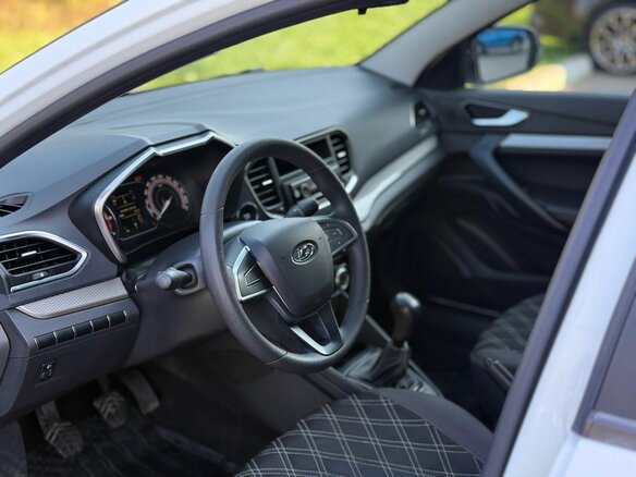 2023 Lada (ВАЗ) Vesta I Рестайлинг (NG), белый, 990000 рублей - вид 8