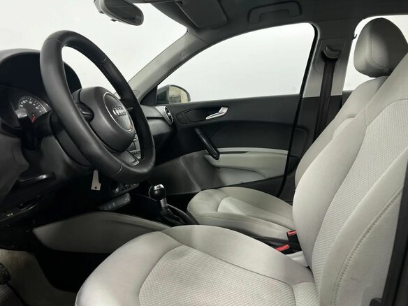 2012 Audi A1 I (8X), чёрный, 1000000 рублей - вид 9