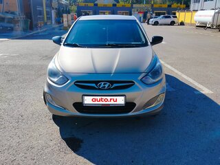 2012 Hyundai Solaris I, бежевый, 560000 рублей, вид 2