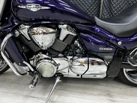 2006 Suzuki Boulevard M109R, фиолетовый, 980000 рублей - вид 5