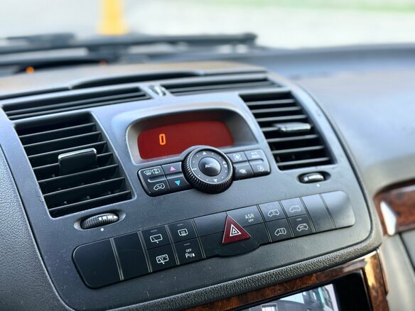 2012 Mercedes-Benz Viano Extralong L3 I (W639) Рестайлинг, чёрный, 2390000 рублей - вид 20