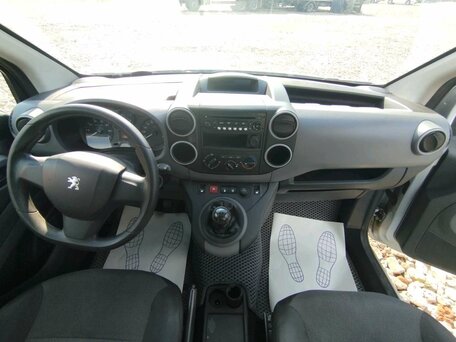 2022 Peugeot Partner, серый, 1520000 рублей, вид 5