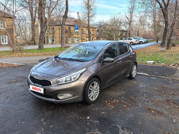 2013 Kia Ceed II, коричневый, 675000 рублей