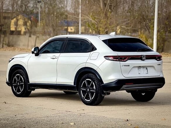2023 Honda Vezel II, белый, 2015000 рублей - вид 5
