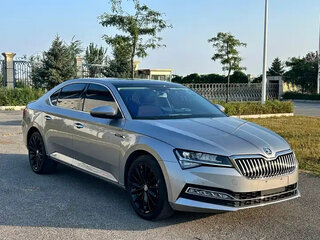 2022 Skoda Superb III Рестайлинг, серый, 1990004 рублей, вид 3