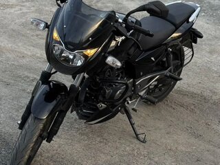 2021 Bajaj Pulsar 180, чёрный, 135000 рублей, вид 1