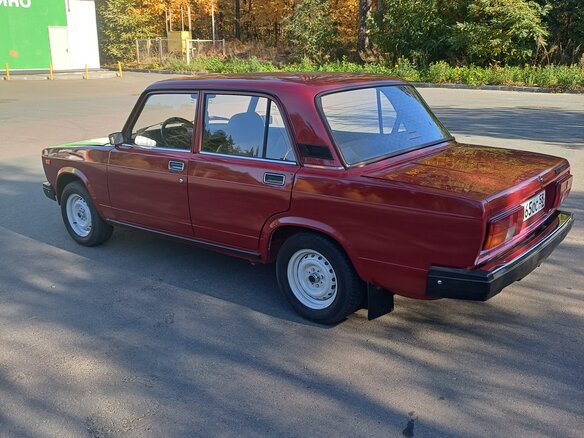 2005 Lada (ВАЗ) 2105, красный, 285000 рублей - вид 2
