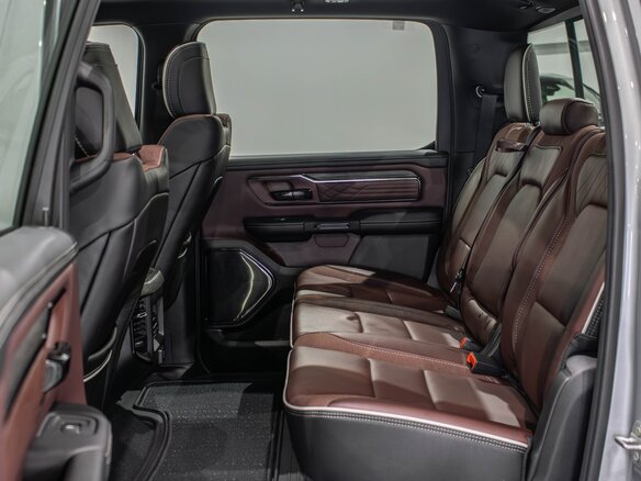 2026 Ram 1500 Crew Cab eTorque V Рестайлинг, серебристый, 11300000 рублей - вид 27