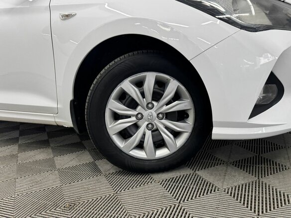 2021 Hyundai Solaris II Рестайлинг, белый, 1008067 рублей - вид 14