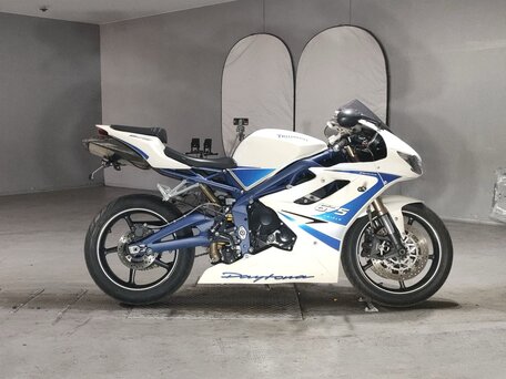 2010 Triumph Daytona 675, белый, 477000 рублей, вид 1