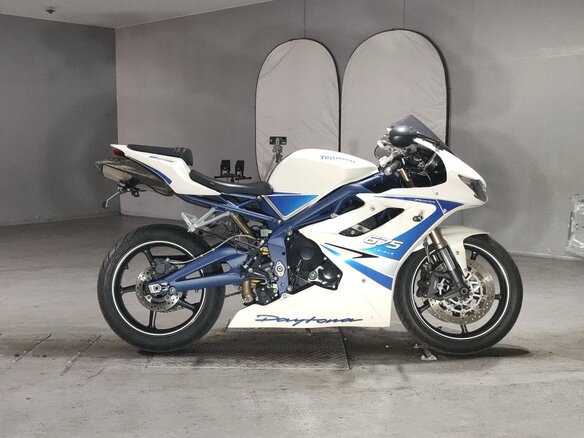 2010 Triumph Daytona 675, белый, 477000 рублей