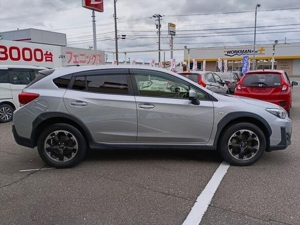 2022 Subaru XV II Рестайлинг, серебристый - вид 3
