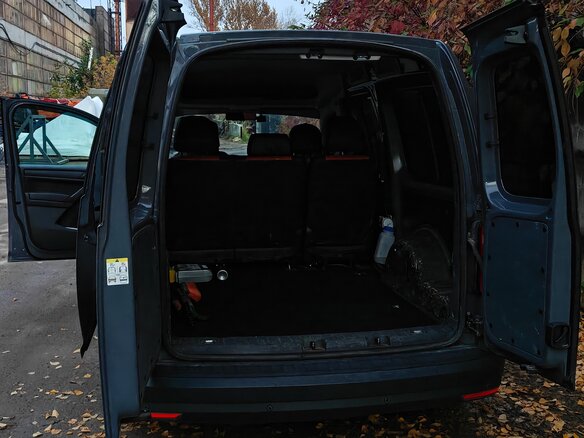 2017 Volkswagen Caddy Maxi IV, серый, 1900000 рублей - вид 3