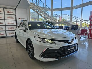 2021 Toyota Camry VIII (XV70) Рестайлинг, белый, 3480000 рублей, вид 4