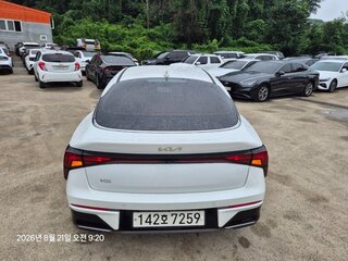 2025 Kia K5 LPi III Рестайлинг, белый, 2371177 рублей, вид 3