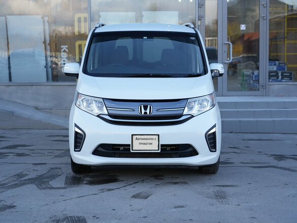 2016 Honda Stepwgn Spada V, белый, 1660000 рублей - вид 1