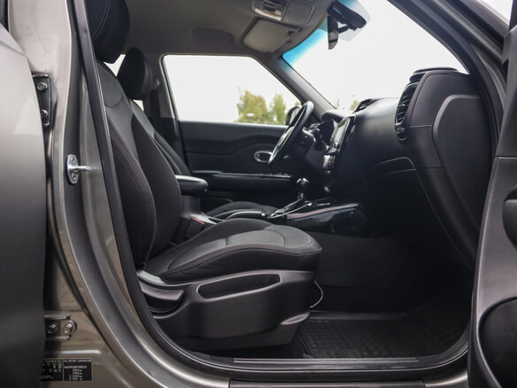 2018 Kia Soul II Рестайлинг, серебристый, 1332777 рублей - вид 24