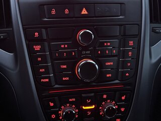 2012 Opel Astra GTC J Рестайлинг, красный, 600000 рублей, вид 5