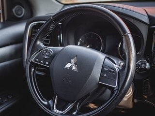2018 Mitsubishi Outlander III Рестайлинг 2, белый, 2400000 рублей, вид 2
