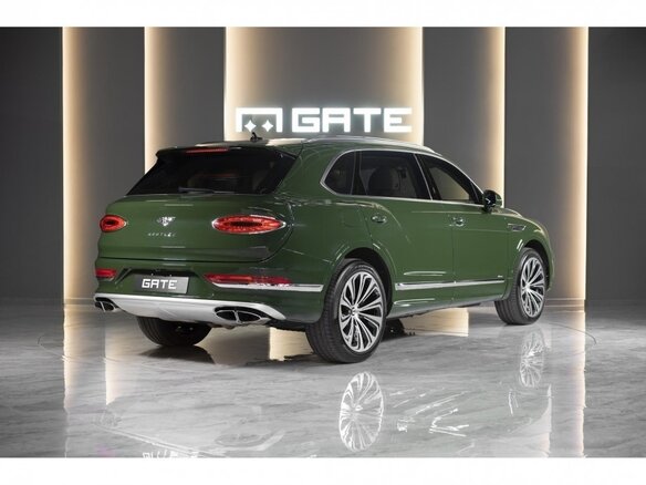 2023 Bentley Bentayga EWB I Рестайлинг, зелёный, 26000000 рублей - вид 1
