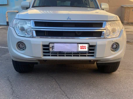 2013 Mitsubishi Pajero IV Рестайлинг 1, белый, 1900000 рублей, вид 1