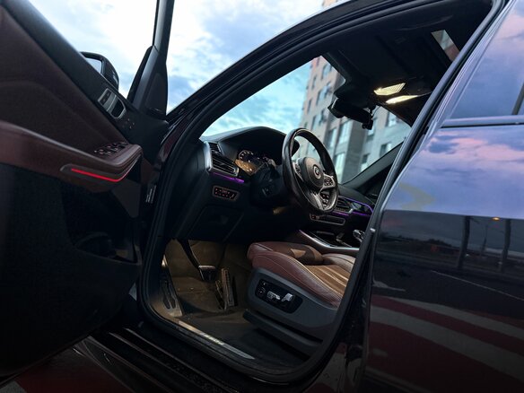 2019 BMW X5 M50d IV (G05/G18), чёрный, 5500000 рублей - вид 23