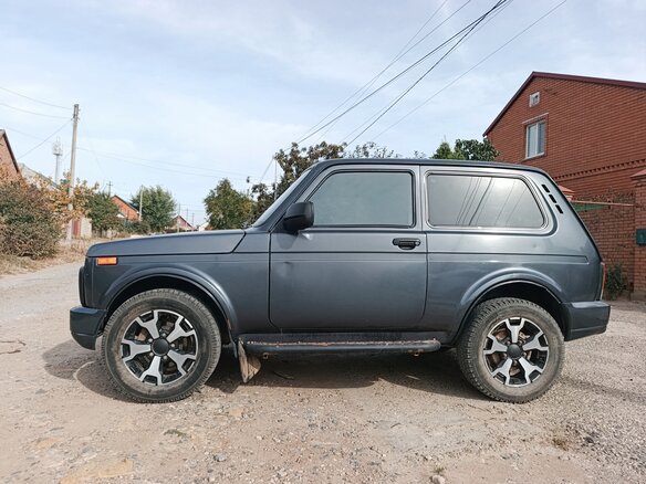 2020 Lada (ВАЗ) 2121 (4x4) Urban I Рестайлинг (2020), серый, 650000 рублей - вид 3