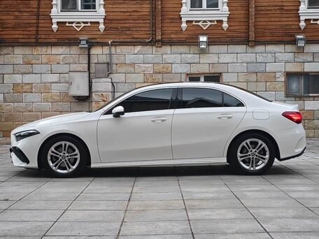 2023 Mercedes-Benz A-Класс 180 Long IV (W177) Рестайлинг, белый, 1980000 рублей, вид 4