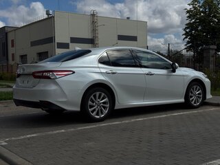 2021 Toyota Camry VIII (XV70) Рестайлинг, белый, 2560000 рублей, вид 5