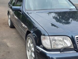 1998 Mercedes-Benz S-Класс 320 III (W140) Рестайлинг, синий, 2700000 рублей, вид 2
