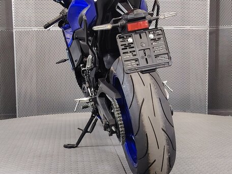 2022 Yamaha YZF-R7, синий, 799000 рублей, вид 3