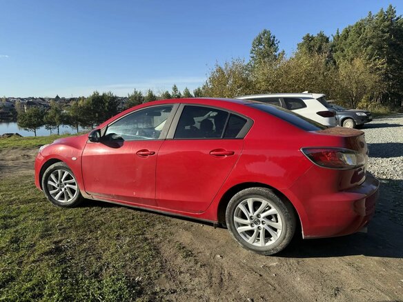 2013 Mazda 3 II (BL) Рестайлинг, красный - вид 3