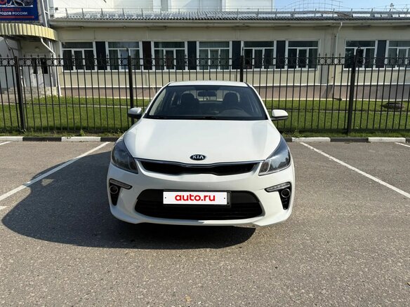 2019 Kia Rio IV, белый, 1380000 рублей - вид 1
