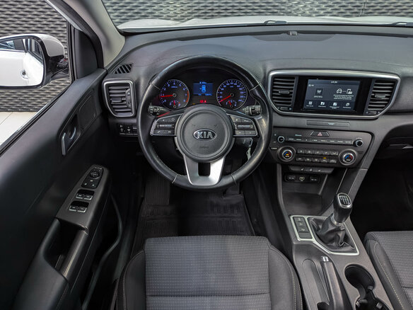 2019 Kia Sportage IV Рестайлинг, белый, 1830000 рублей - вид 13
