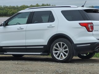 2018 Ford Explorer V Рестайлинг 2, белый, 3400000 рублей, вид 5