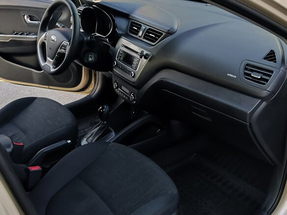 2015 Kia Rio III Рестайлинг, бежевый, 830000 рублей - вид 15