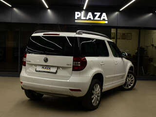 2015 Skoda Yeti I Рестайлинг, белый, 999000 рублей, вид 4
