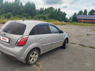2011 Kia Rio II Рестайлинг, серебристый, 410000 рублей, вид 3